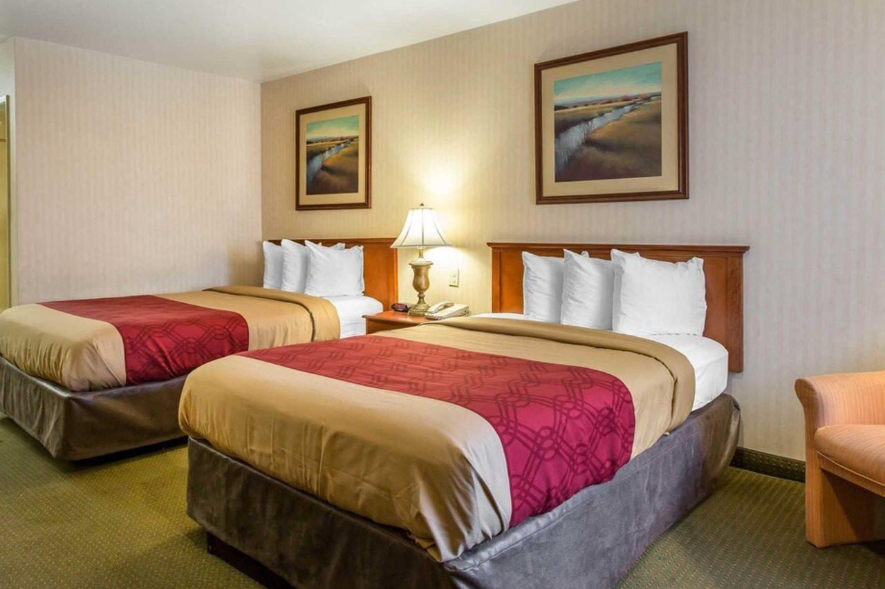 Econo Lodge Inn & Suites Riverside - Corona Exteriör bild