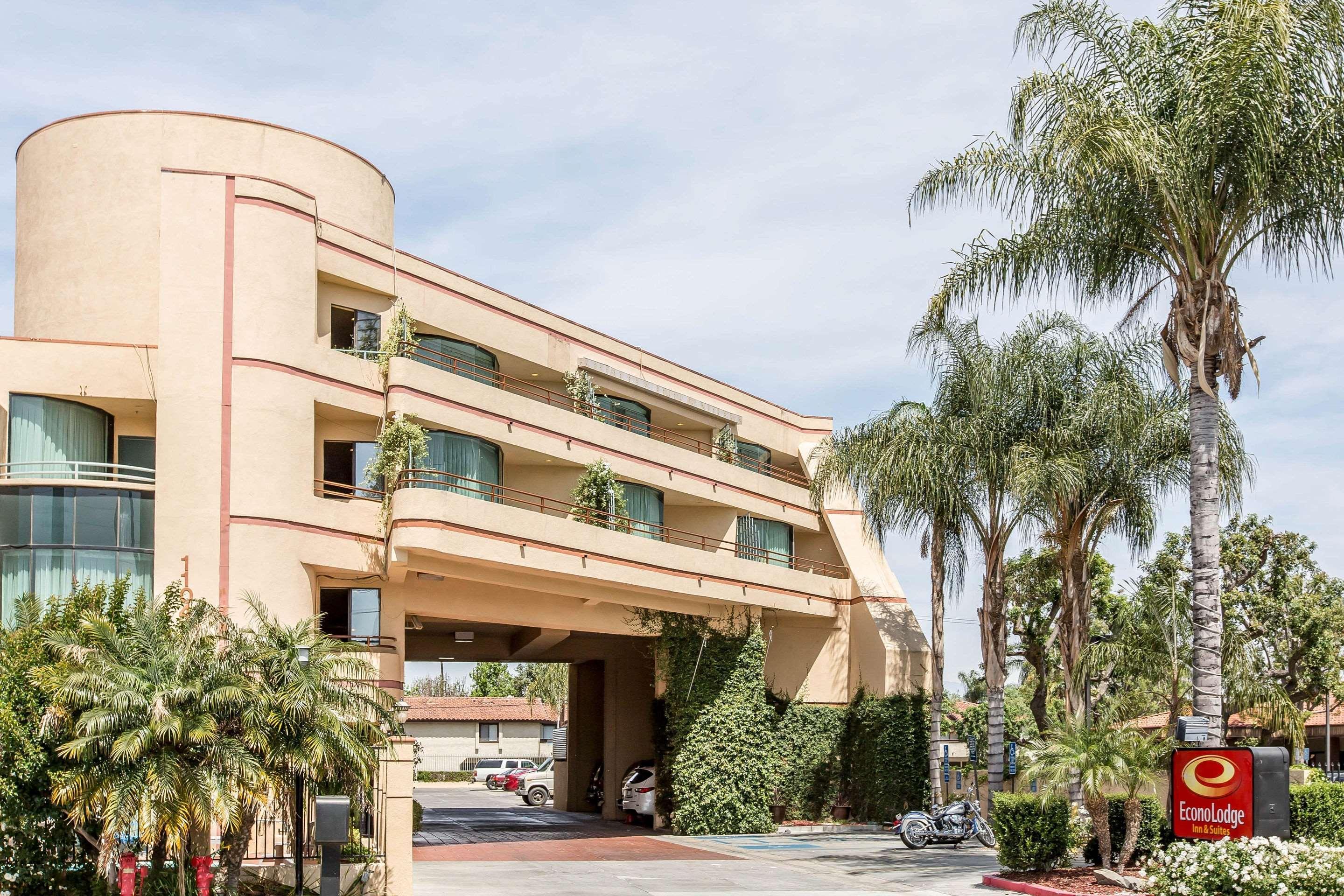 Econo Lodge Inn & Suites Riverside - Corona Exteriör bild