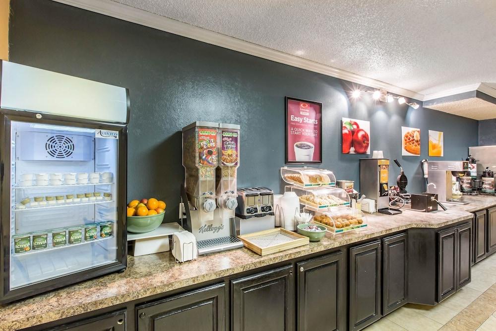 Econo Lodge Inn & Suites Riverside - Corona Exteriör bild